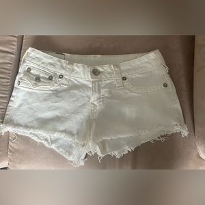 *NWOT* True Religion Joey Low Rise cut off shorts, Sz 27